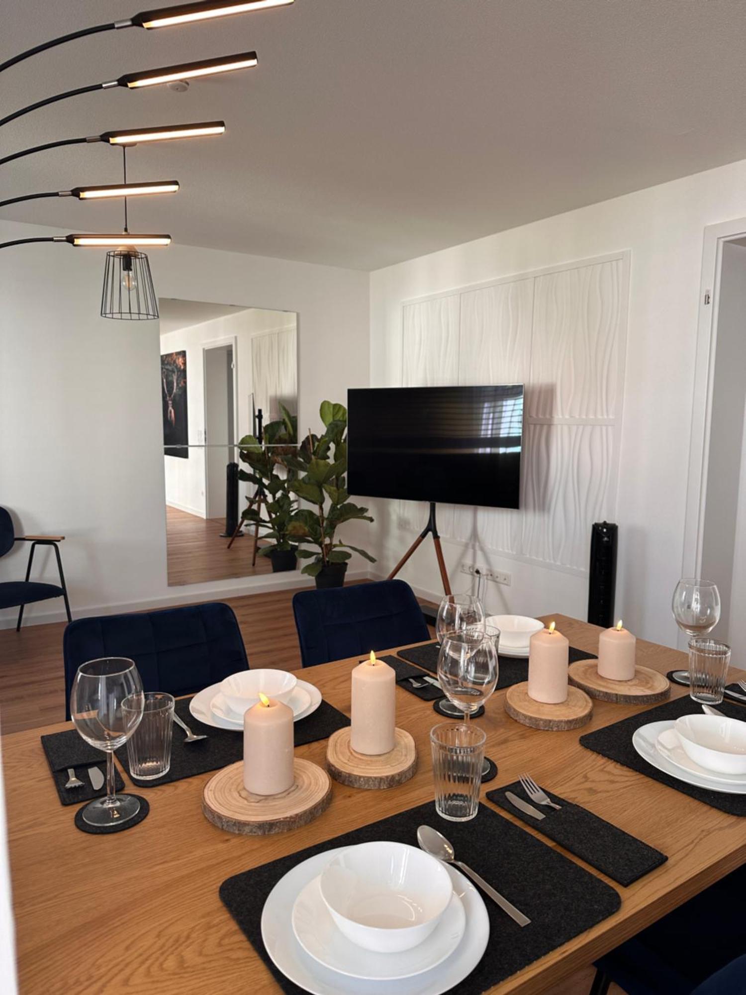Amao-indigo I 62qm I Mit Balkon & Tiefgarage I Kingsize-boxspringbett I Aufzug Apartment Offenburg