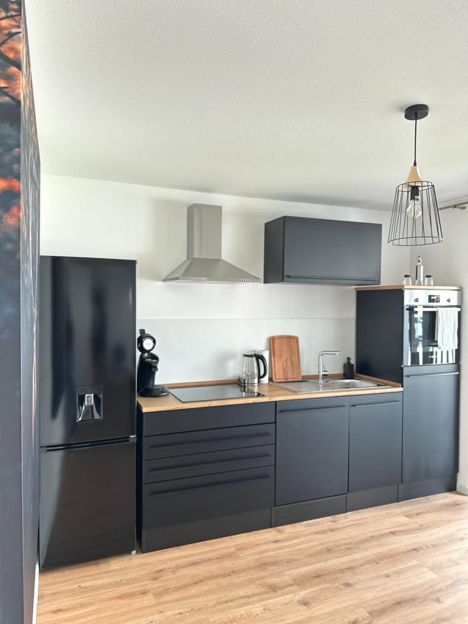 Amao-indigo I 62qm I Mit Balkon & Tiefgarage I Kingsize-boxspringbett I Aufzug Offenburg